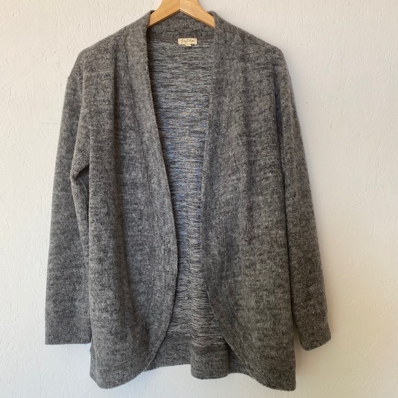 Lily White Cardigan - Picture 2 of 6